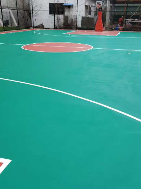 太和 球场长期使用易出现地面开裂